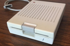 apple-a2m4050-apple-iic-25-external_1_e44beb93b2658a52fe53a3cf7039908b